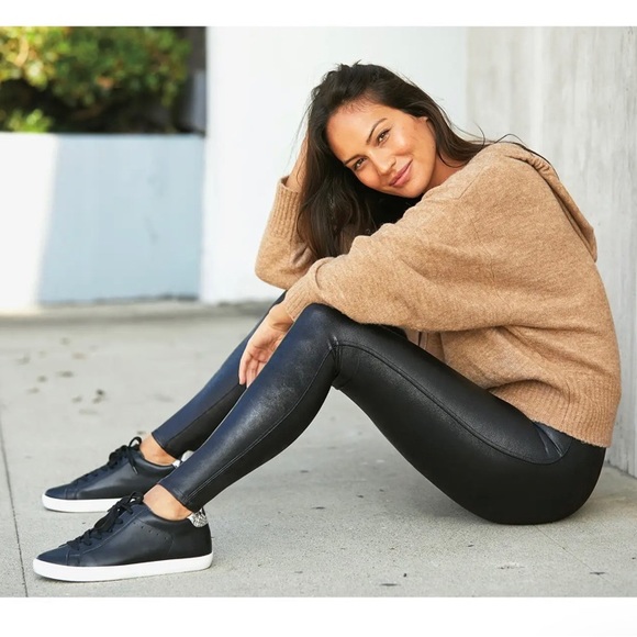 NWT Beautiful Best selling black Spanx Faux Leather Leggings - Picture 10 of 12